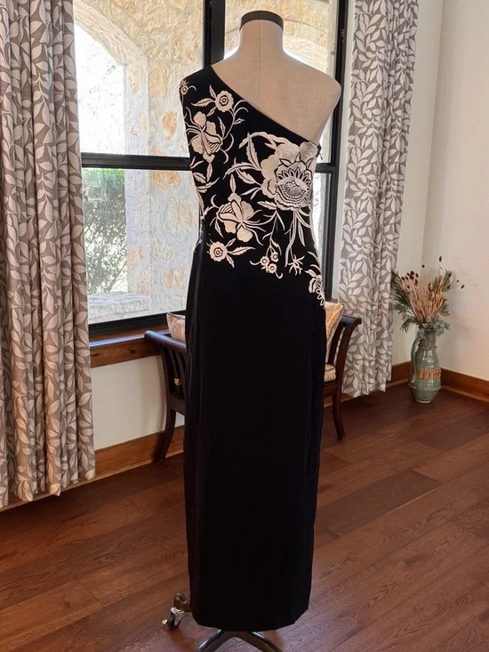 Vintage 1970s Bob Mackie Black Embroidered One Shoulder Gown   Size 6 - Picture 5 of 8